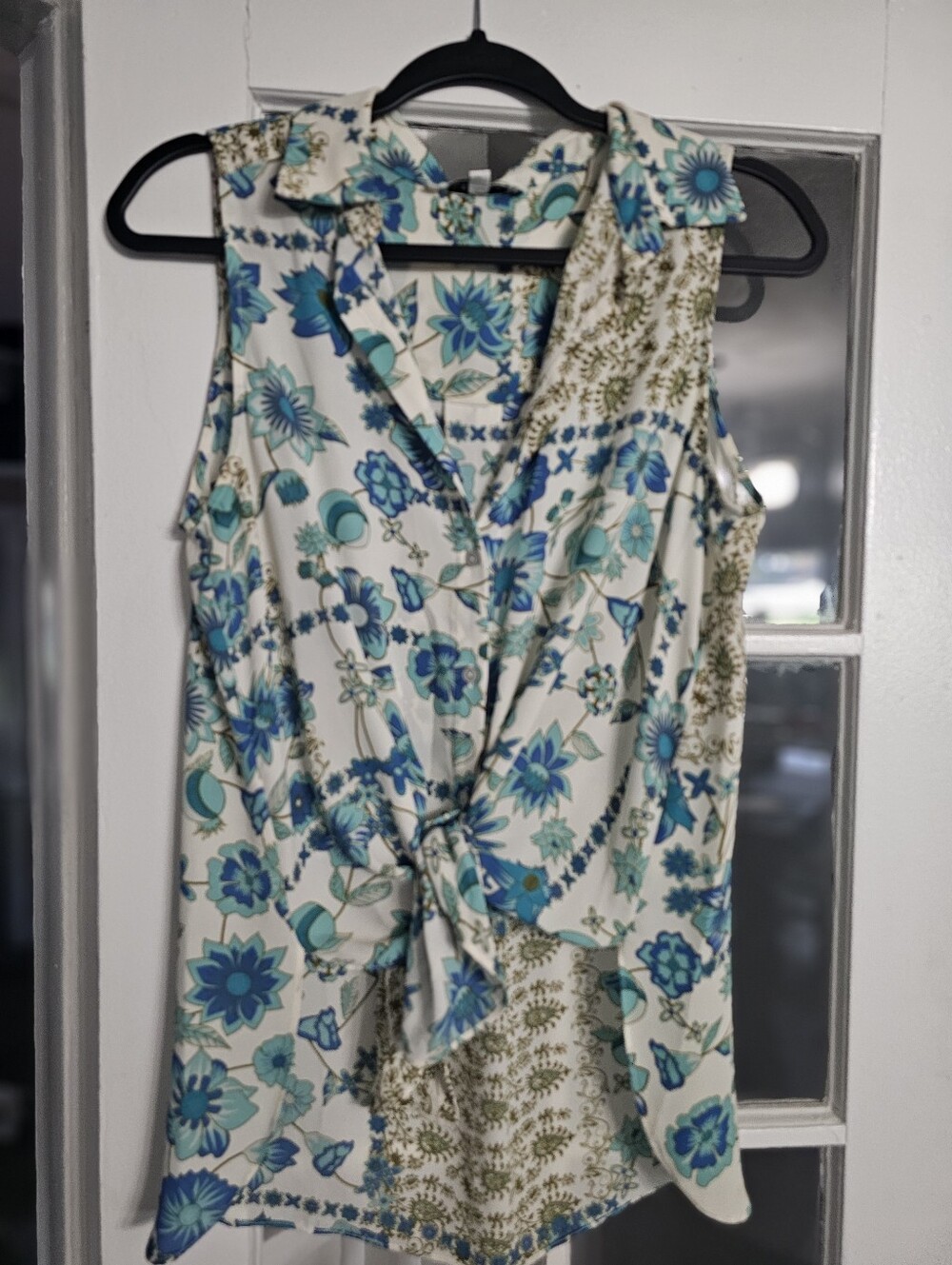 Rose & Olive Sleeveless Blue Floral Tie-Front Blouse ! Size Small!
